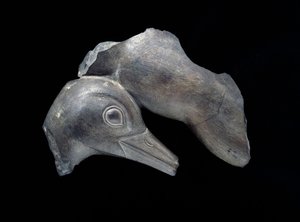 Fragment de plat sculpté avec motifs de canard, Période dynastique précoce